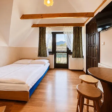 U Moniki - Tatra Mountain View, Free Parking & Wifi Πανσιόν